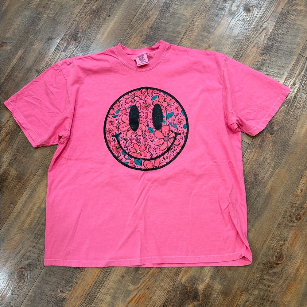 Comfort Colors Smiley Face Floral T-Shirt - PINK